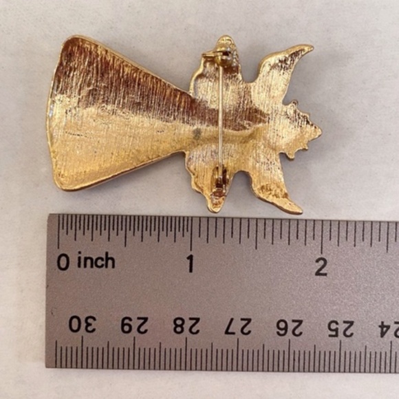 Angel Pin Brooch Red Gold Tone - Picture 2 of 3